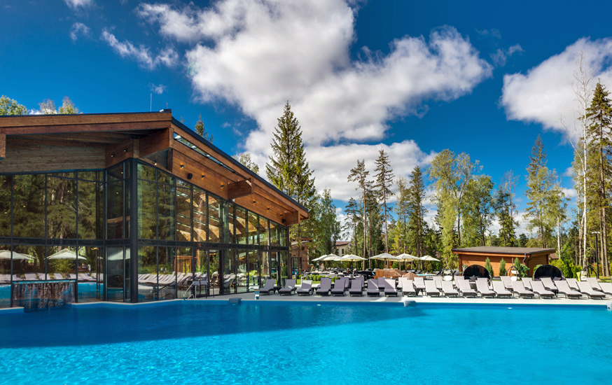 Открытый бассейн с морской водой - Отель «LES Art Resort»