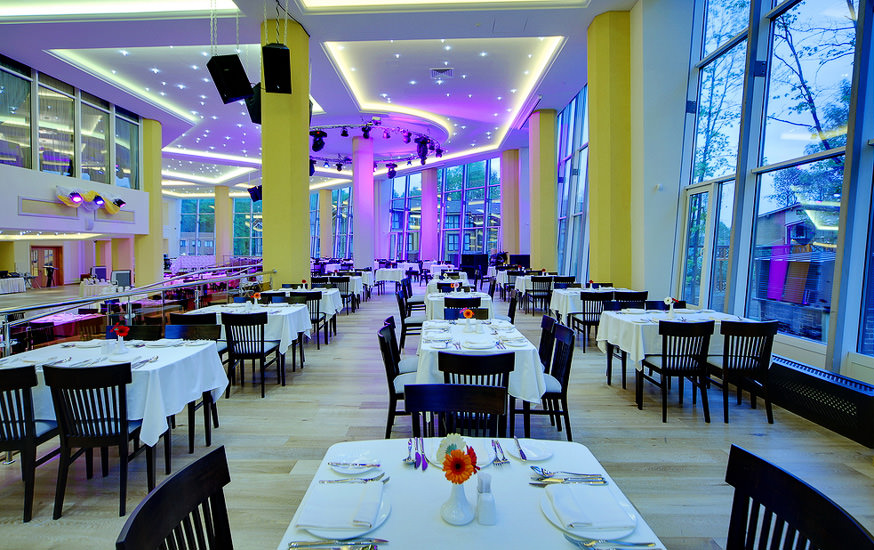 Ресторан шведской линии «Подиум» - Отель «LES Art Resort»