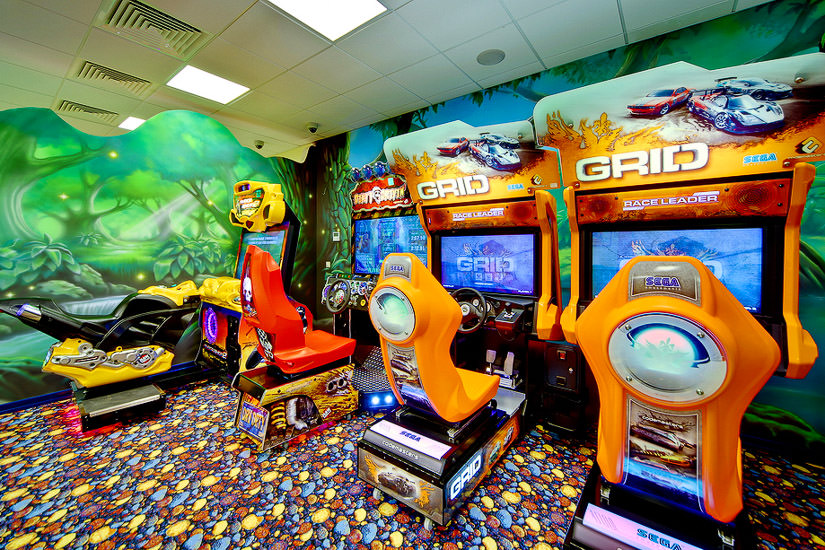 Игровые автоматы - Отель «LES Art Resort»